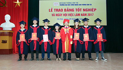 Lễ bế giảng, trao bằng tốt nghiệp và ngày hội việc làm, kết nối doanh nghiệp năm 2017