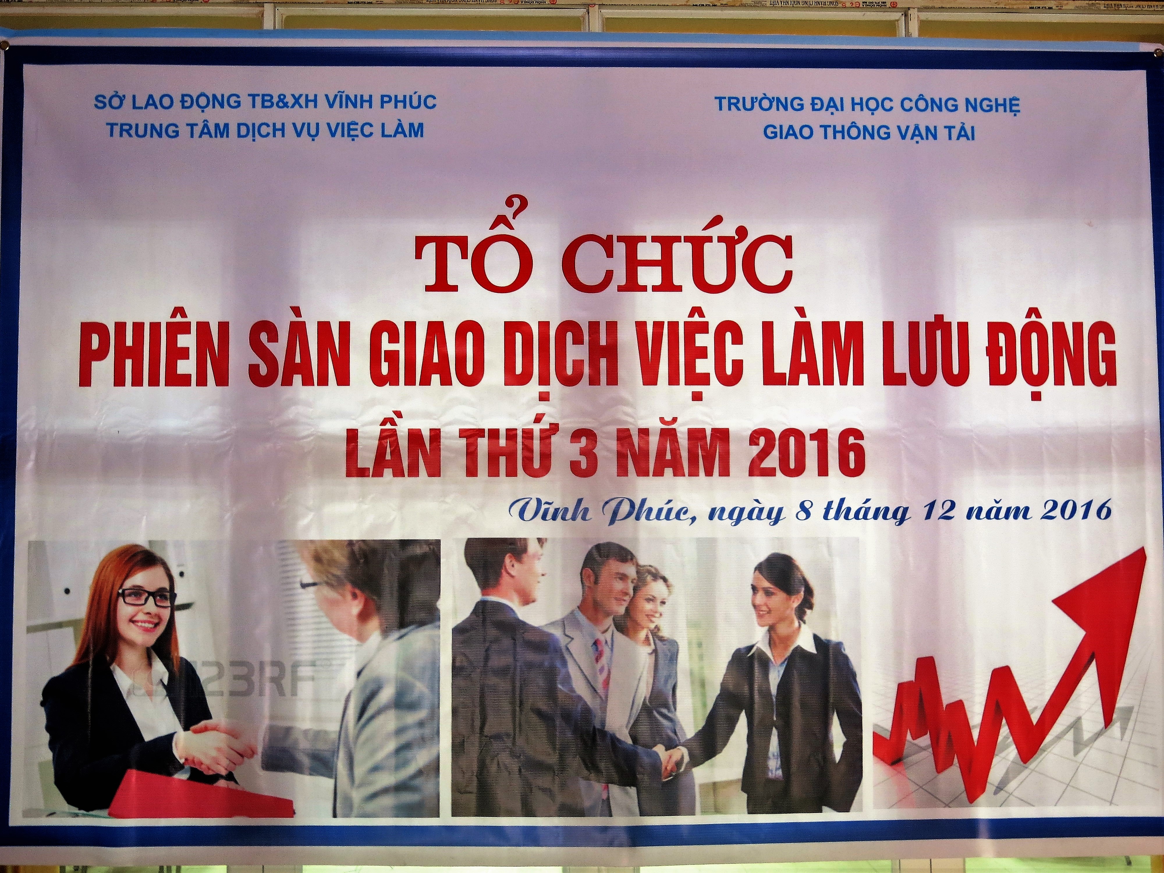 Phiên giao dịch việc làm tại Trường Đại học Công nghệ GTVT